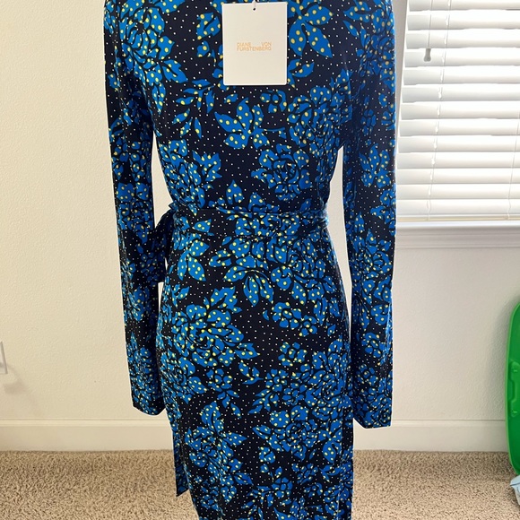 DVF Silk Wrap Dress NWT - Picture 3 of 4